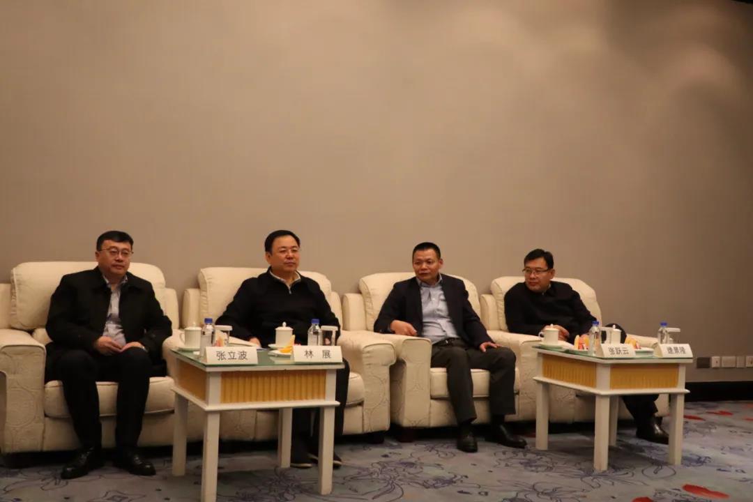 中林實(shí)業(yè)與哈爾濱市林草局、通河縣政府、建行黑龍江分行戰(zhàn)略合作協(xié)議簽約儀式在哈爾濱圓滿舉行(圖1)